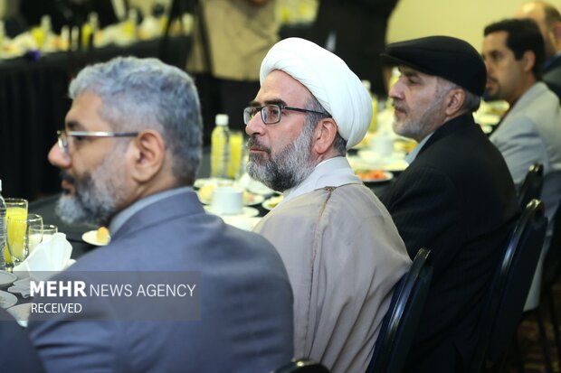 نشست رئیس مجلس شورای اسلامی با نمایندگان ادیان توحیدی