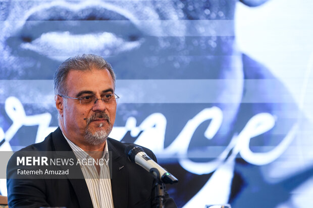 امضای قرارداد رسمی کلارنس سیدورف
