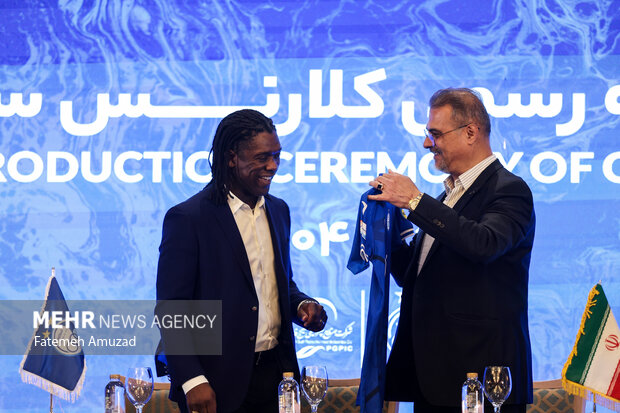 مسئولان باشگاه استقلال با اسم «سیدورف» سر هواداران کلاه نگذارند! مسئولان باشگاه استقلال با اسم «سیدورف» سر هواداران کلاه نگذارند!