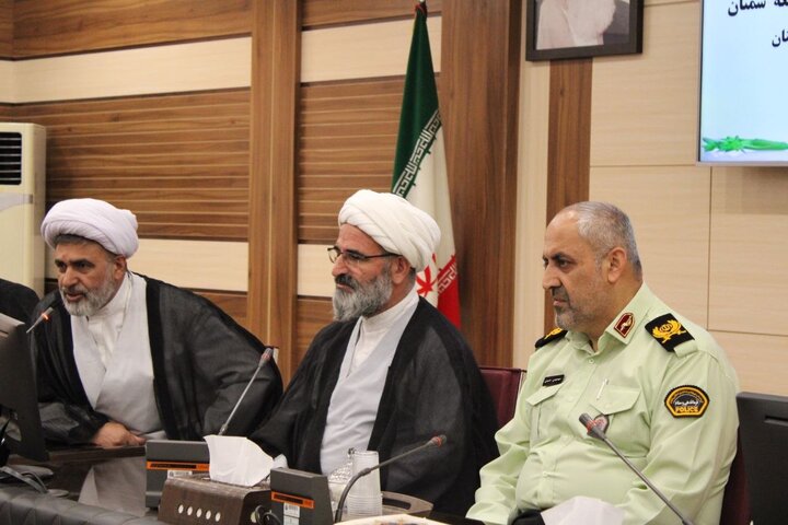 امام راحل(ره) سکاندار انقلاب در میان توفان‌های تاریخ بود