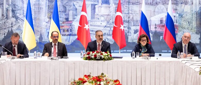 پشتپرده و پیام عملیات «تار عنکبوت»؛ نشست استانبول به بنبست میرسد؟