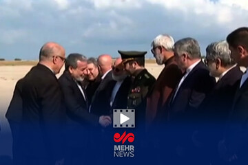 استقبال رسمی مقامات لبنانی از عراقچی در فرودگاه رفیق حریری