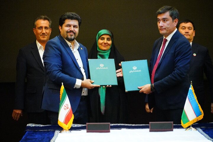 إيران وأوزبكستان تؤكدان على تطوير التعاون في مجال الترانزيت