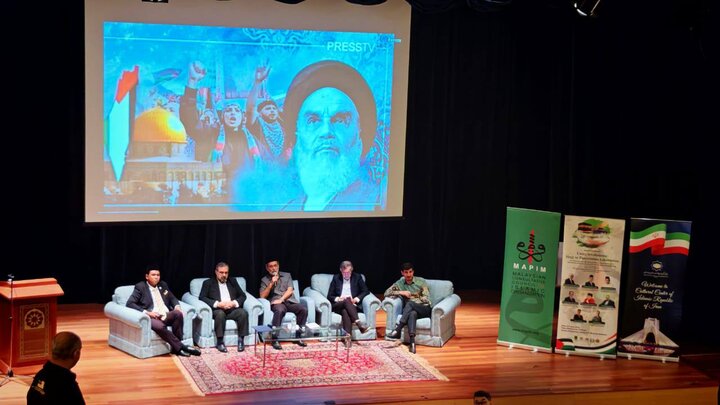 امام خمینی حج را عبادتی می دانستند که باید در آن وحدت، به نمایش درآید