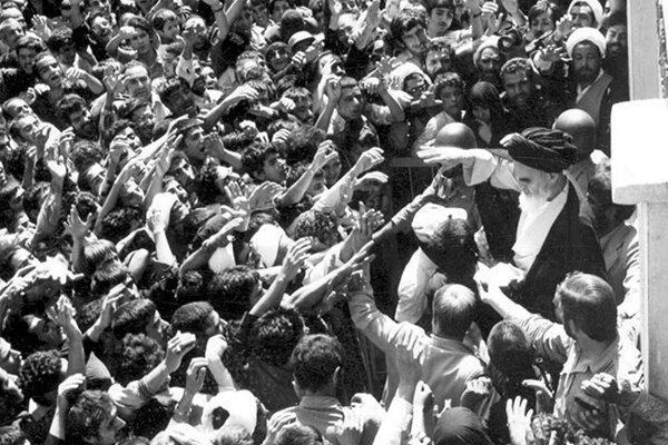 امام به «اراده مردم» احترام میگذاشت و باور داشت نباید از مردم جدا شد