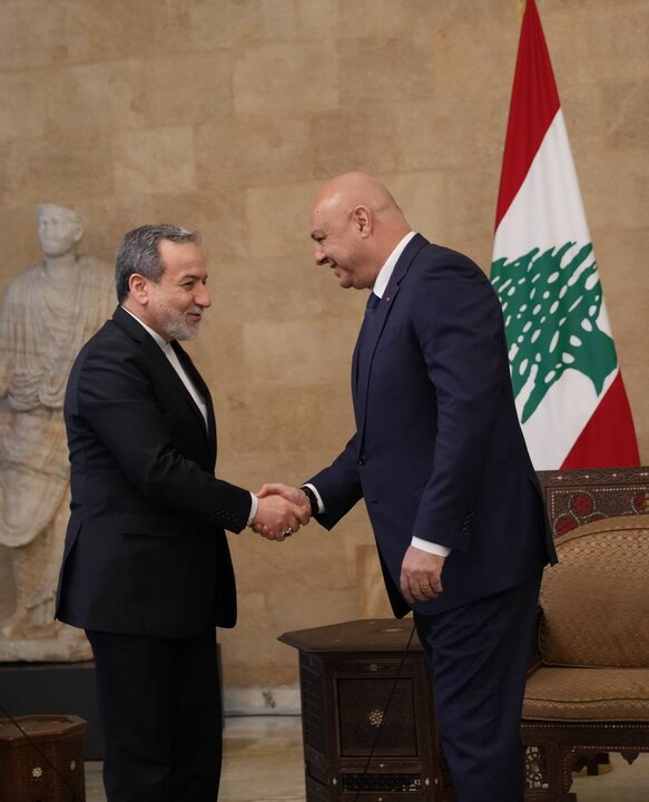 وزير الخارجية الايراني يجري مباحثات مع الرئيس اللبناني