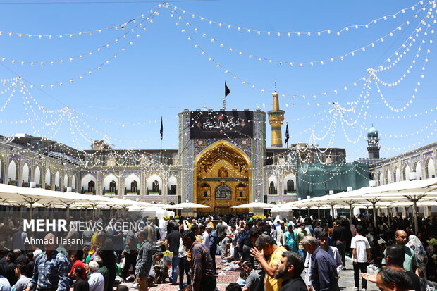 حرم حضرت رضا(ع) در سوگ امام محمدباقر(ع)