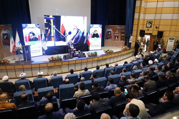 راه امام خمینی (ره) مسیر عزت و استکبارستیزی است