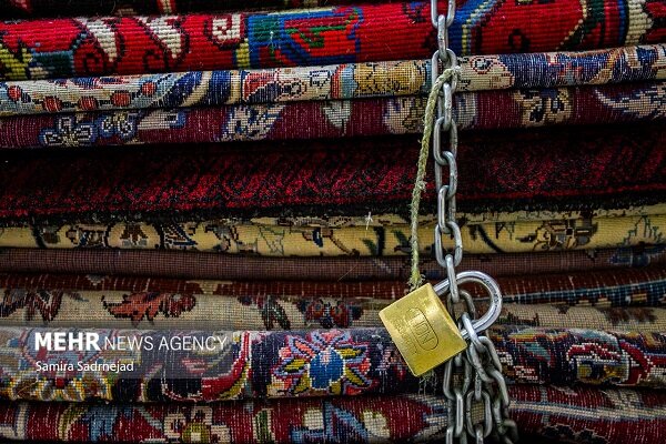 دارهای قالی کرمان در انتظار گره گشایی؛ کاهش تعداد قالیبافان