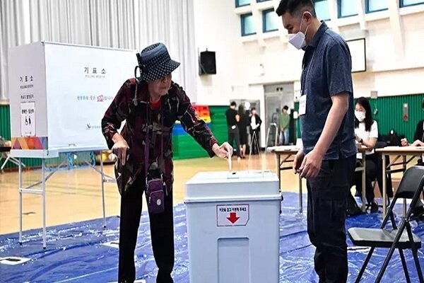 Güney Kore halkı devlet başkanlığı seçimleri için sandık başında