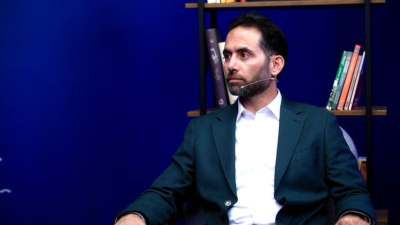گرجي،چرم،نساجي،دانش،هلدينگ،كارگروه،پوشاك
