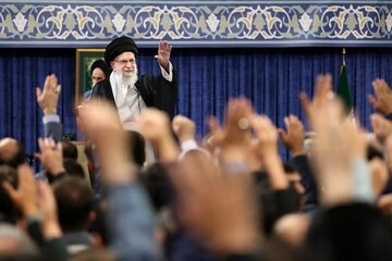 أصداء واسعة لمواقف قائد الثورة الاسلامية بشأن تخصيب اليورانيوم على منصات وسائل الاعلام