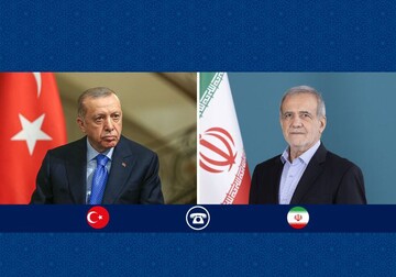 الرئيس الايراني يؤكد على ضرورة الوحدة بين الأمة الإسلامية بشأن فلسطين