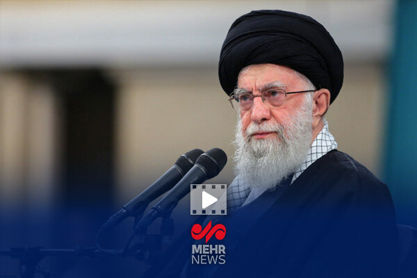 رهبر انقلاب: جوانان ما با خودباوری هویت انقلاب اسلامی را حفظ کردند