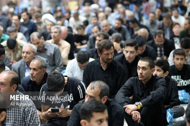 امدادرسانی هلال احمر استان تهران به ۲۶۹ نفر در مراسم ارتحال امام(ره)