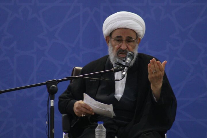 نهضت امام خمینی (ره) معادلات جهانی را دگرگون کرد