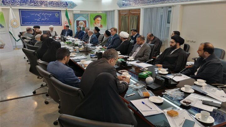 نصب امام بر عهده کسی جز خدا نیست