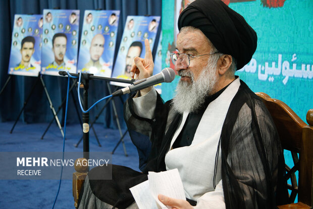 خاتمی:غنی سازی خط قرمز ما است