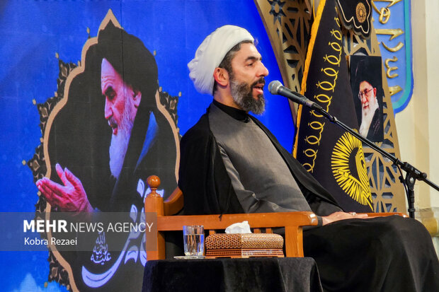 مراسم سالگرد ارتحال امام خمینی (ره) در حرم امام رضا(ع)