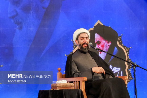 مراسم سالگرد ارتحال امام خمینی (ره) در حرم امام رضا(ع)