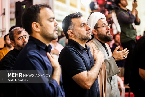اجتماع لبیک یا حسین(ع) در حرم حضرت معصومه (س)