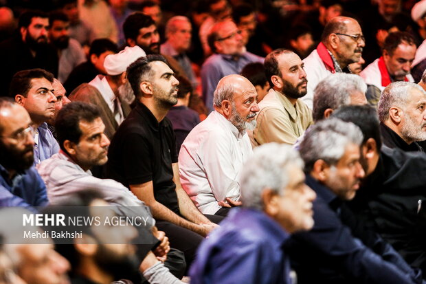 اجتماع لبیک یا حسین(ع) در حرم حضرت معصومه (س)