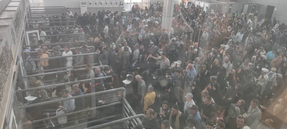 تردد بیش از ۲۴ هزار مسافر از مرز مهران در آستانه روز عرفه+تصاویر