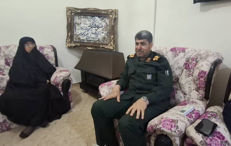 همه باید قدردان شهدا و خانواده های آنها باشند