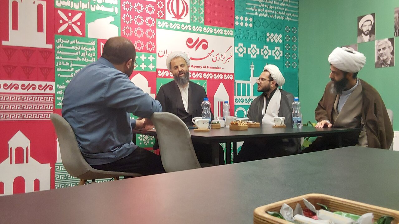 امام خمینی (ره) احیاگر اسلام ناب محمدی و بنیانگذار جبهه مقاومت