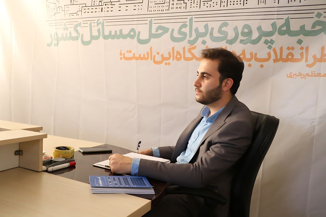 هنر،تجسمي،امام،آثار،انقلاب،انقلابي،هنرهاي،خميني،ديدگاه،نگاه