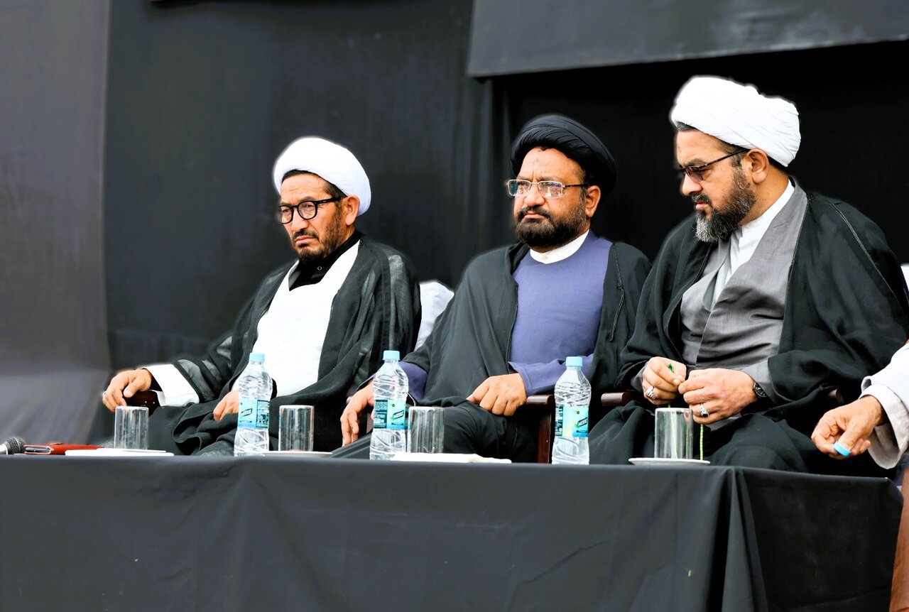 کارگل میں امام باقر ع کے یوم شہادت اور امام خمینی کی برسی کی مناسبت سے عظیم اجتماع