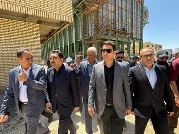 وزیر صمت از بزرگترین واحد گندله‌سازی غرب کشور در بیجار بازدید کرد