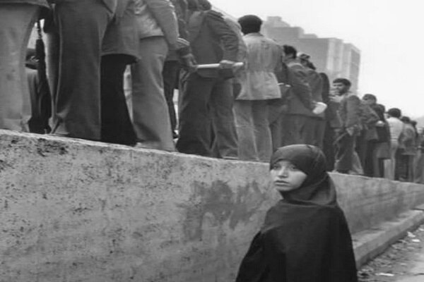 روایت گمشده از زنان انقلاب؛ نقش بانوان در حفظ انسجام اجتماعی روایت گمشده از زنان انقلاب؛ نقش بانوان در حفظ انسجام اجتماعی