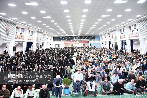مراسم دعای عرفه در بیرجند