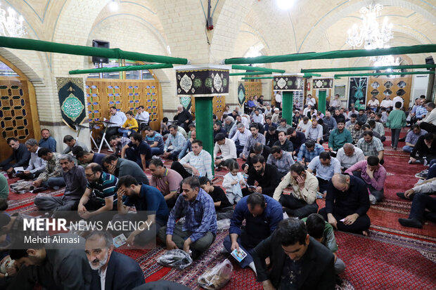 مراسم قرائت دعای عرفه در زنجان