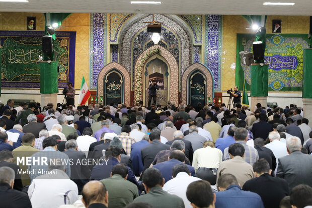 مراسم قرائت دعای عرفه در زنجان
