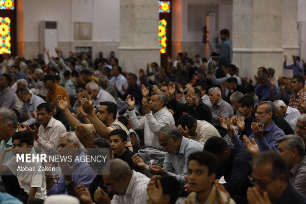 مراسم عرفه در گرگان با حضور پرشور مردم برگزار شد