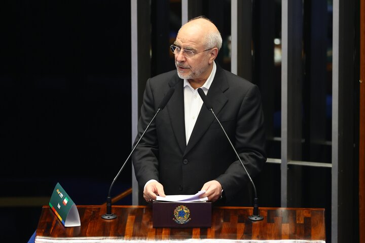 ABD, İran’ın zenginleştirme konusundaki doğal hakkını inkâr etmeye çalışmakta ABD, İran’ın zenginleştirme konusundaki doğal hakkını inkâr etmeye çalışmakta