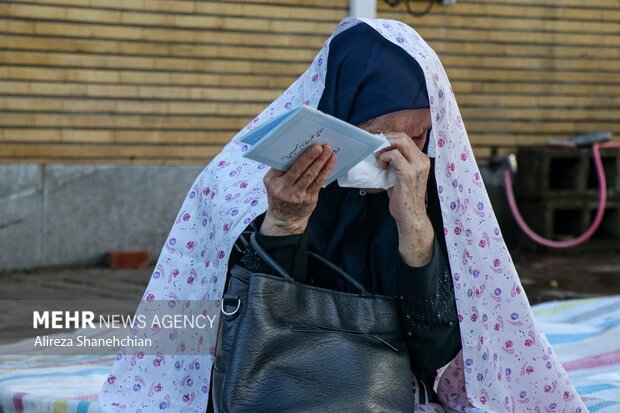 دعای عرفه در حرم مطهر حضرت فاطمه اخری (س) رشت
