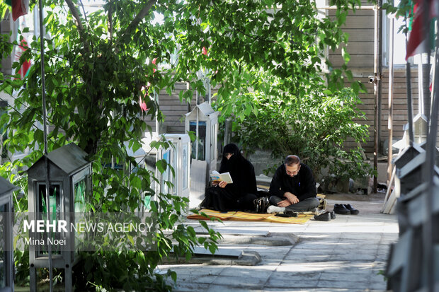 مراسم پر فیض دعای عرفه در گلزار شهدای وادی رحمت تبریز