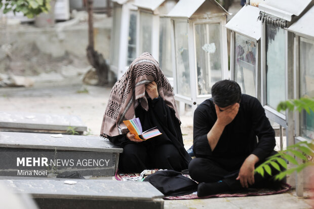 مراسم پر فیض دعای عرفه در گلزار شهدای وادی رحمت تبریز