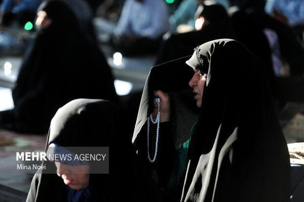 مراسم پر فیض دعای عرفه در گلزار شهدای وادی رحمت تبریز