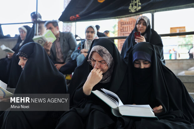 مراسم پر فیض دعای عرفه در گلزار شهدای وادی رحمت تبریز
