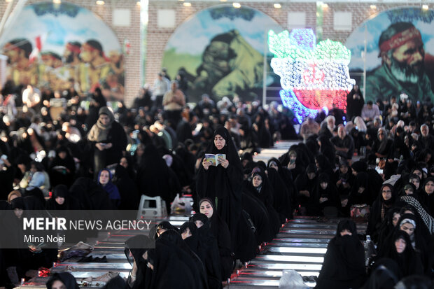 مراسم پر فیض دعای عرفه در گلزار شهدای وادی رحمت تبریز