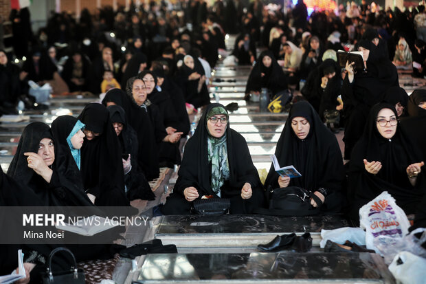 مراسم پر فیض دعای عرفه در گلزار شهدای وادی رحمت تبریز