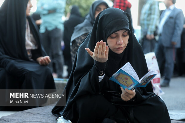 مراسم پر فیض دعای عرفه در گلزار شهدای وادی رحمت تبریز