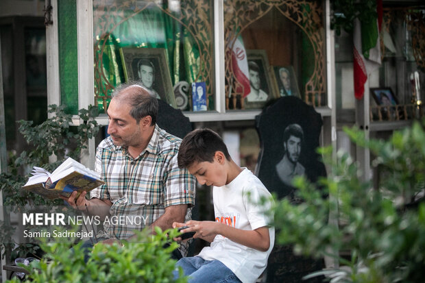 مراسم دعای عرفه در گلزارشهدای بهشت زهرا تهران
