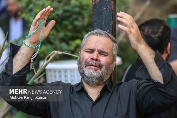 مراسم قرائت دعای عرفه در هیئت عشاق‌الحسین(ع) تهران