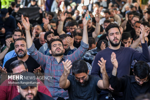 مراسم قرائت دعای عرفه در هیئت عشاق‌الحسین(ع) تهران
