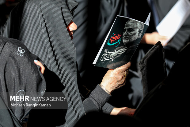 مراسم قرائت دعای عرفه در هیئت عشاق‌الحسین(ع) تهران